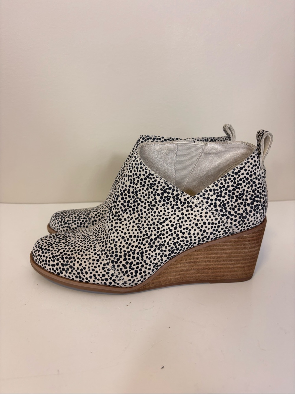 Toms Black Speckle White Wedge Ankle Booties Womens 7.5 Slip On Boot